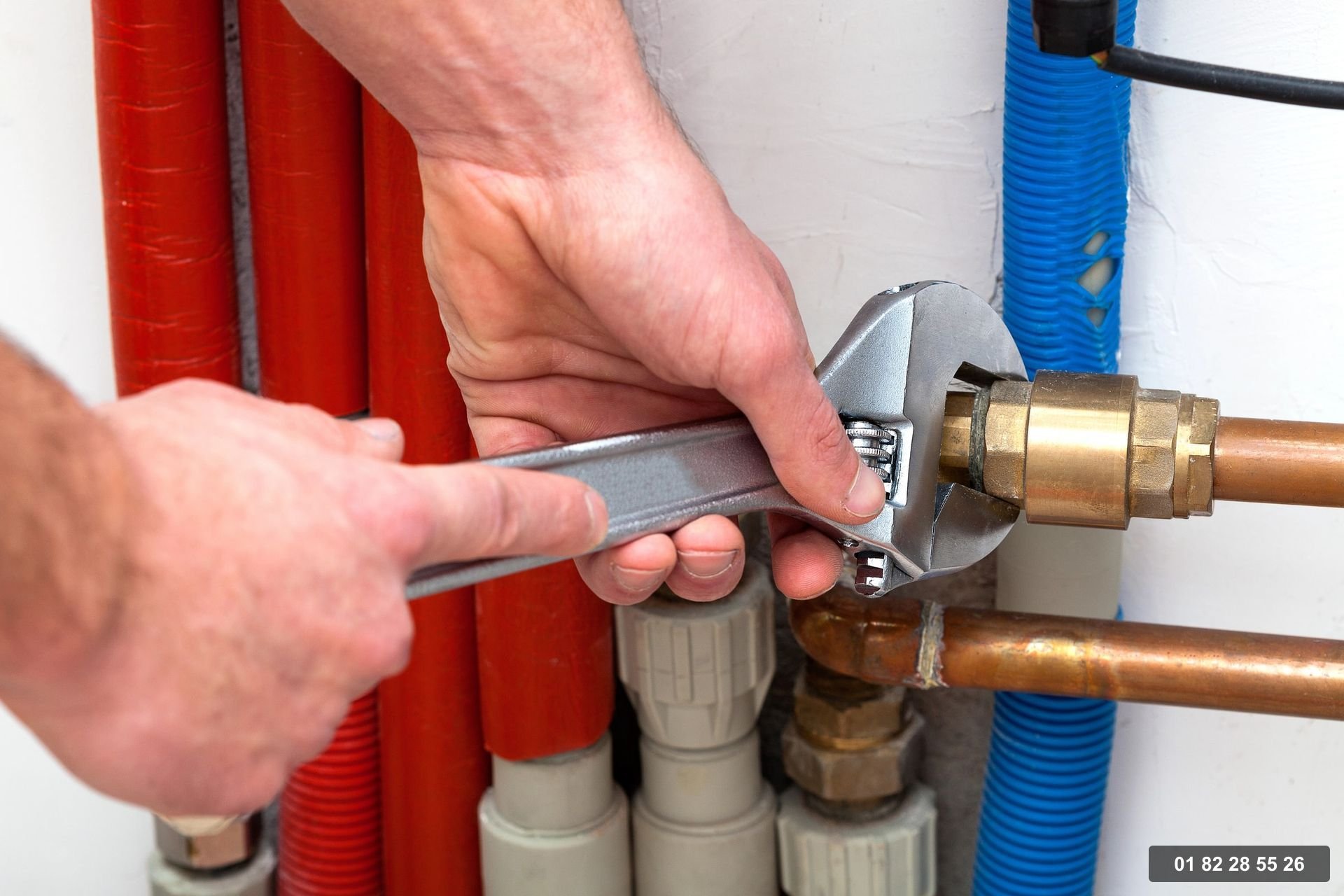 Plombier professionnel intervenant à Clichy